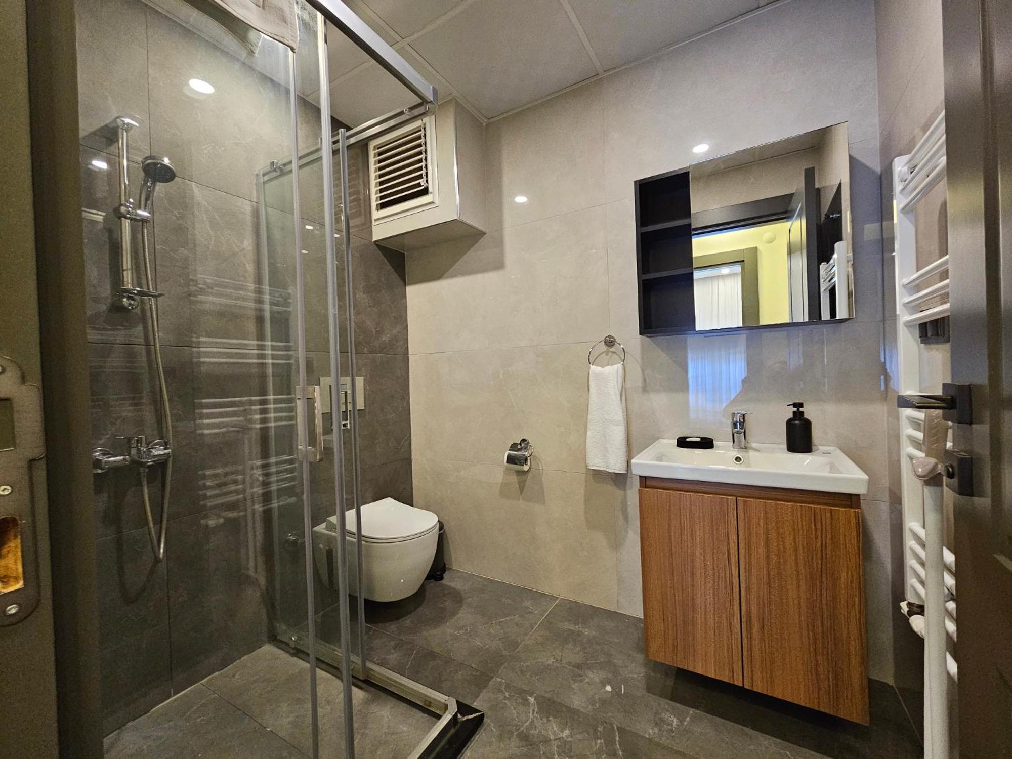 Daire New Flat&large Living Space 2-4 Near By Lara