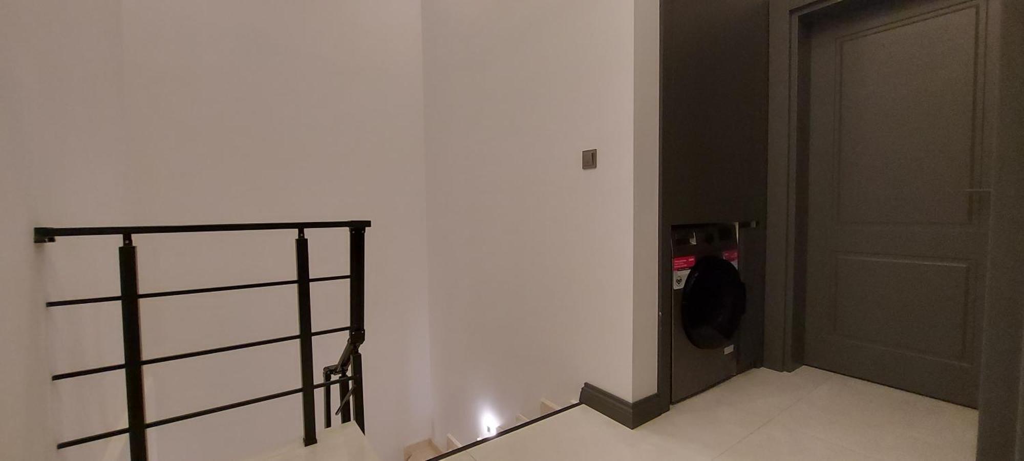 New Flat&large Living Space 2-4 Near By Lara Daire *